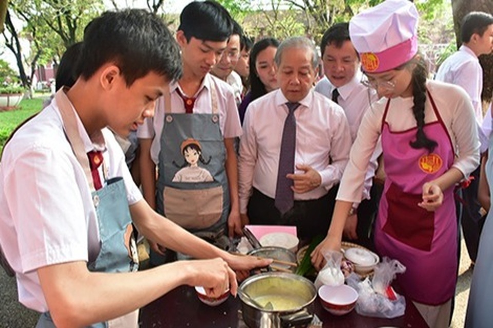 Thừa Thiên Huế: Nam sinh cũng phải học môn Nữ công gia chánh - 3 Thừa Thiên Huế: Nam sinh cũng phải học môn Nữ công gia chánh - 3