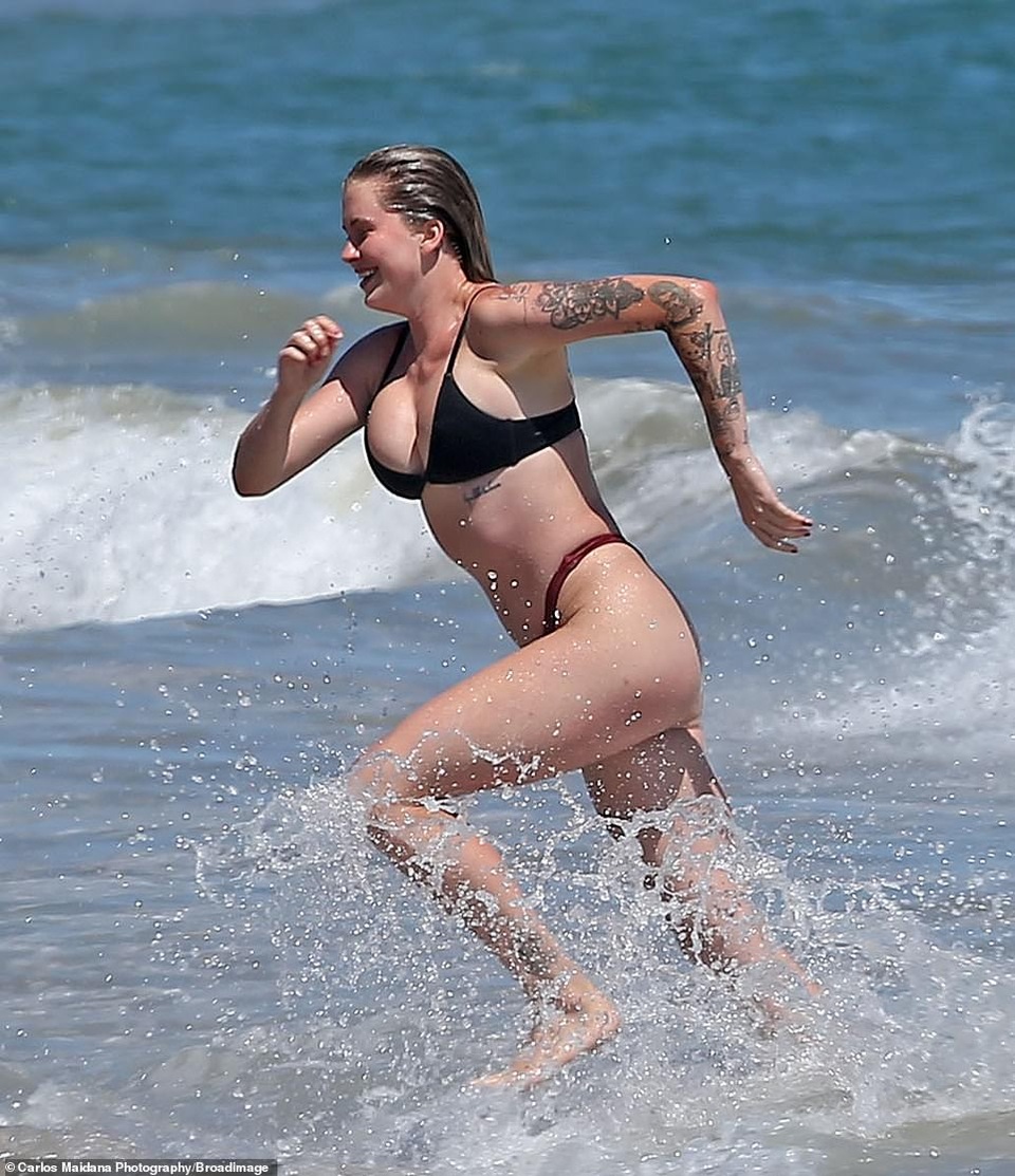 Người mẫu Ireland Baldwin khoe dáng đầy đặn - 9 Người mẫu Ireland Baldwin khoe dáng đầy đặn - 9