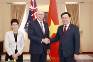 Chủ tịch Quốc hội Vương Đình Huệ hội kiến Toàn quyền Australia