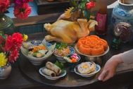 Mâm cỗ cúng rằm "đắt khách", người bán "chốt" gần trăm đơn mỗi ngày