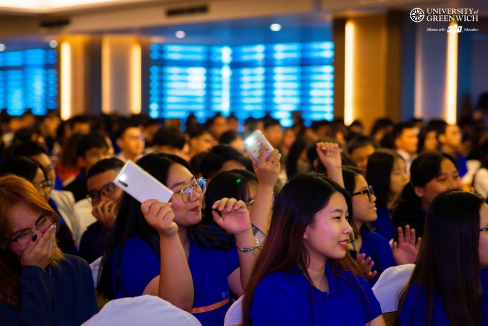 500 sinh viên Đà Nẵng được “tiếp lửa” ước mơ từ CEO FPT - 2 500 sinh viên Đà Nẵng được “tiếp lửa” ước mơ từ CEO FPT - 2