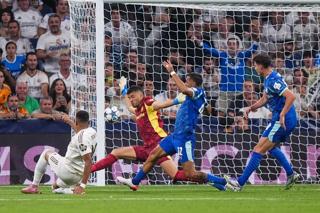 Mbappe lập cú đúp, Real Madrid thắng Marseille dù bị đuổi người - 1 Mbappe lập cú đúp, Real Madrid thắng Marseille dù bị đuổi người - 1
