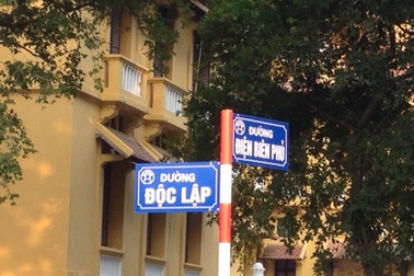 Hà Nội: Đường Độc Lập đã được treo biển tên