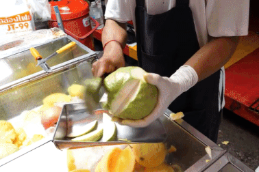 Màn cắt gọt hoa quả điêu luyện như ninja thu hút hơn 15 triệu lượt xem