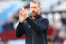 HLV Chelsea lên tiếng khi Ronaldo bị loại khỏi đội hình Man Utd