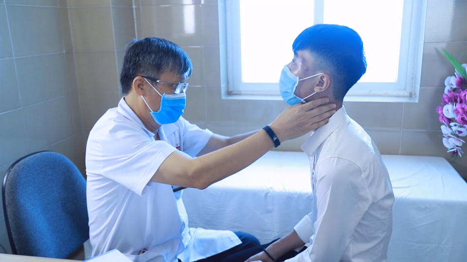 Có những dấu hiệu này cần nghĩ ngay đến ung thư tuyến giáp - 1 Có những dấu hiệu này cần nghĩ ngay đến ung thư tuyến giáp - 1