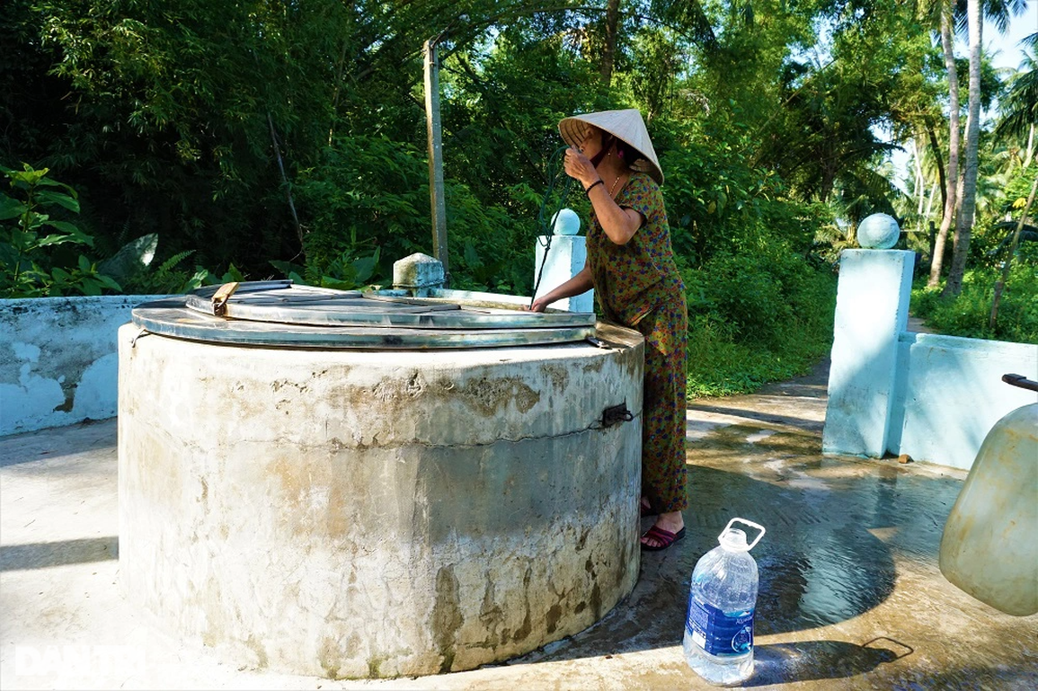 Bí ẩn lu nước trời nằm giữa đảo, cả trăm năm chưa hề cạn - 11 Bí ẩn lu nước trời nằm giữa đảo, cả trăm năm chưa hề cạn - 11