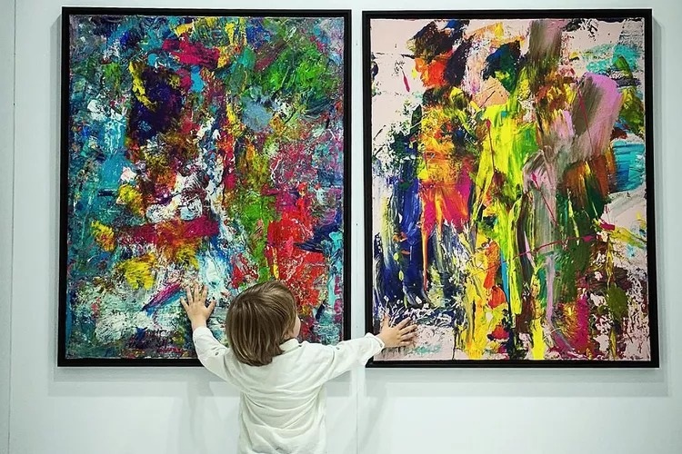 Cậu bé tiểu Picasso mới 2 tuổi đã bán tranh giá 7.000 USD mỗi bức - 5