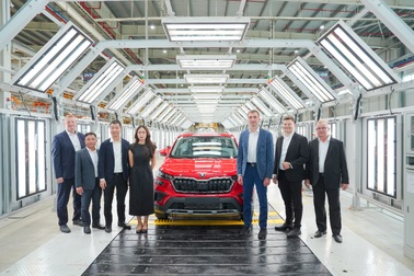 Bộ trưởng Bộ Công Thương Cộng hòa Séc thăm nhà máy ô tô Thành Công Việt Hưng