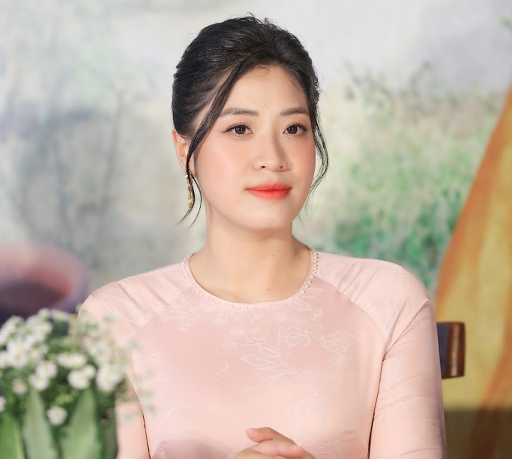 Sao mai Bích Hồng kể chuyện tình day dứt khiến NSND Thu Hiền xúc động - 1 Sao mai Bích Hồng kể chuyện tình day dứt khiến NSND Thu Hiền xúc động - 1