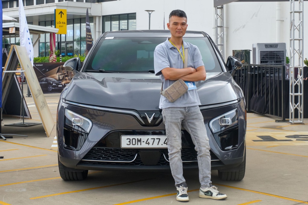 Lái thử VF 7, nhiều người đánh giá cao khả năng vận hành - 2 Lái thử VF 7, nhiều người đánh giá cao khả năng vận hành - 2