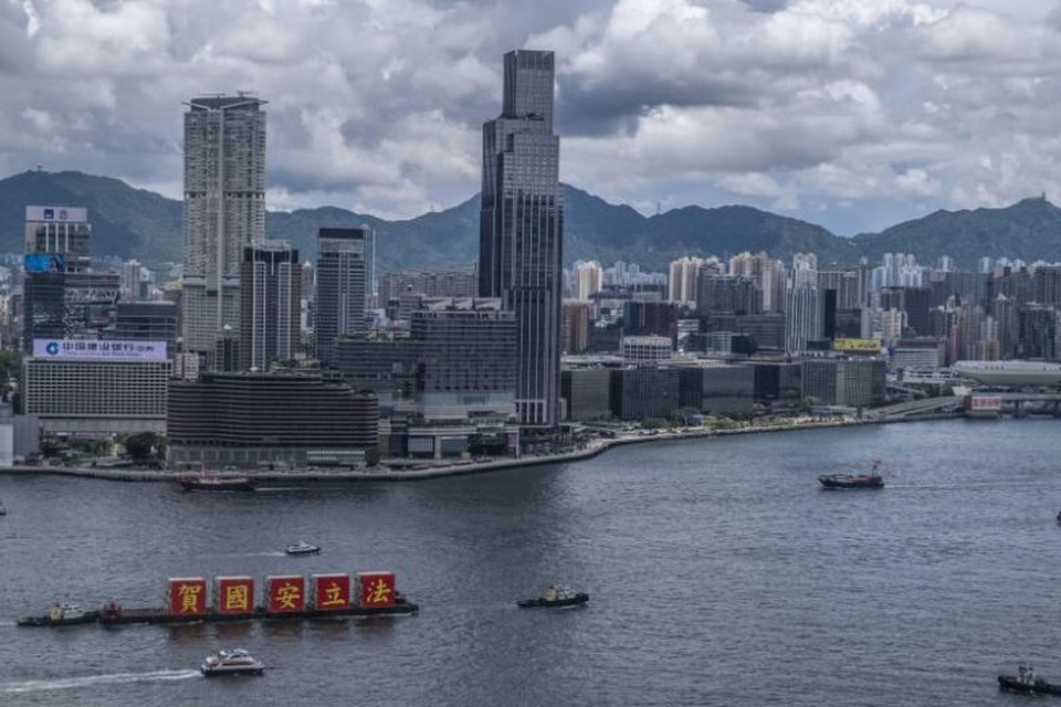 Người Hong Kong có thể bị cấm rời đặc khu theo luật an ninh mới - 1 Người Hong Kong có thể bị cấm rời đặc khu theo luật an ninh mới - 1