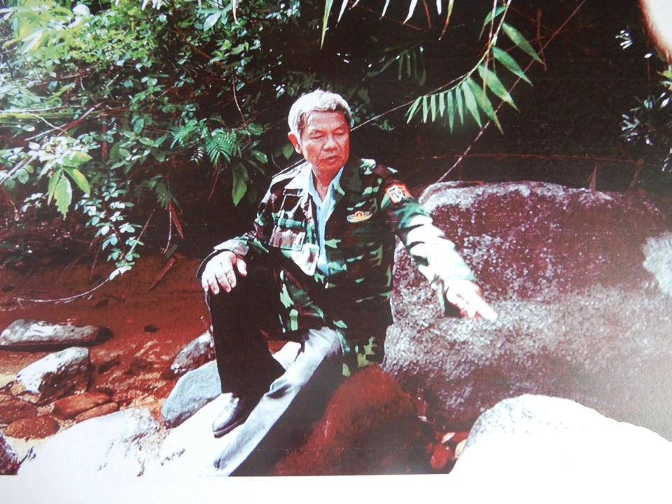 Chuyện về người lính già âm thầm đi tìm mộ đồng đội - 2 Chuyện về người lính già âm thầm đi tìm mộ đồng đội - 2
