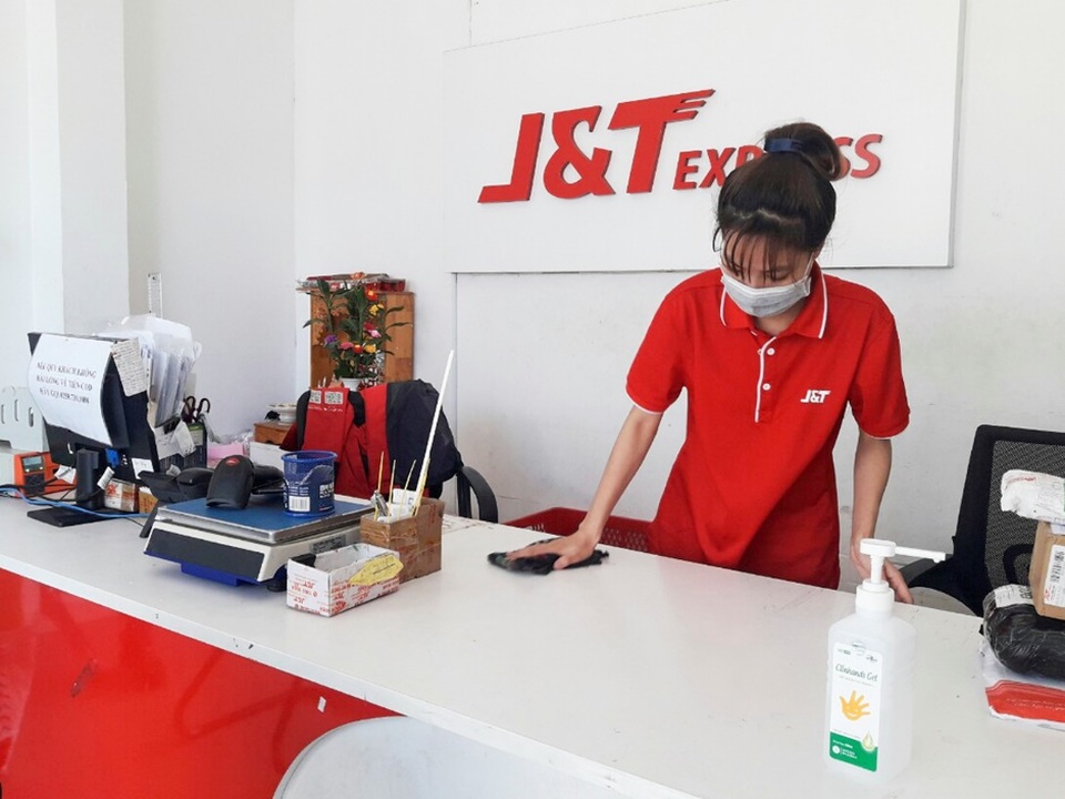 Giao hàng thời Corona: JT Express gắn “Thẻ Bưu kiện an tâm” trên từng bưu phẩm - 4 Giao hàng thời Corona: JT Express gắn “Thẻ Bưu kiện an tâm” trên từng bưu phẩm - 4