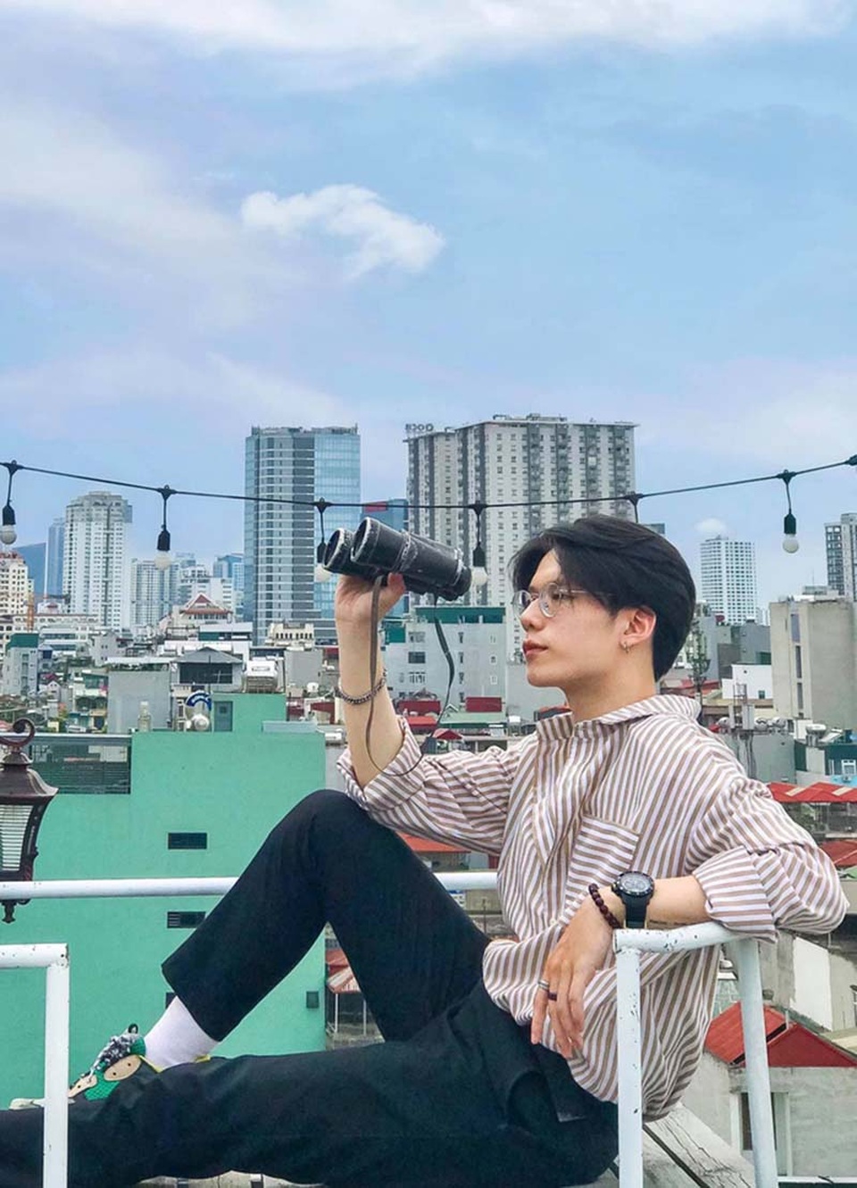 Nam sinh Kinh tế Quốc dân gây chú ý trong ảnh mặc đồ quân sự - 6