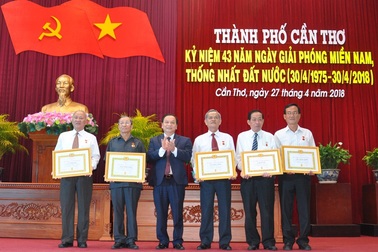 Cần Thơ kỷ niệm 43 năm ngày giải phóng miền Nam, thống nhất đất nước