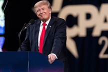 Ông Trump thắng áp đảo trong thăm dò về ứng viên tổng thống 2024