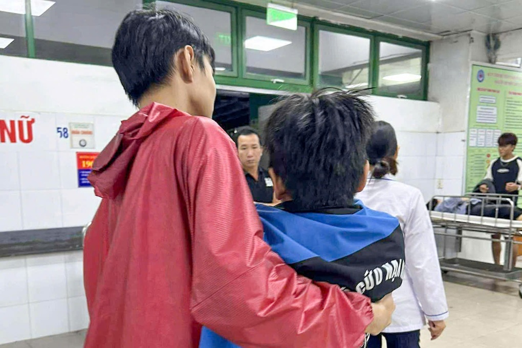 Vụ cháu bé trôi dạt sông Hàn: Mẹ vỡ oà lần ra manh mối nhờ video trên mạng   - 2 Vụ cháu bé trôi dạt sông Hàn: Mẹ vỡ oà lần ra manh mối nhờ video trên mạng   - 2