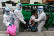 Biệt đội taxi cấp cứu F0: Sự hy sinh thầm lặng, có tài xế nhà 4 người F0