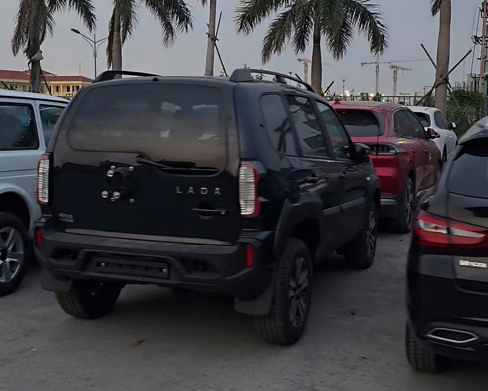 Lada Niva Travel có bản 2026 - SUV Nga phong cách “nồi đồng cối đá” giá rẻ - 5 Lada Niva Travel có bản 2026 - SUV Nga phong cách “nồi đồng cối đá” giá rẻ - 5