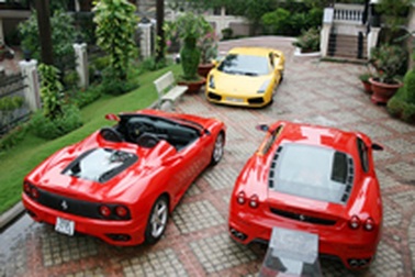 Chiêm ngưỡng bộ 3 siêu xe tại Sài Gòn