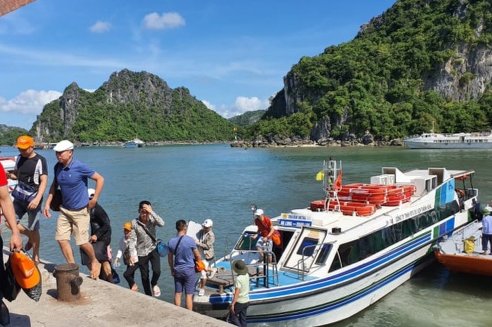 Quảng Ninh đóng cửa Vịnh Hạ Long, chùa Yên Tử từ 12h trưa nay - 1 Quảng Ninh đóng cửa Vịnh Hạ Long, chùa Yên Tử từ 12h trưa nay - 1