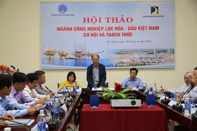 Chủ tịch Hội Dầu khí Việt Nam Ngô Thường San phát biểu tại hội thảo.