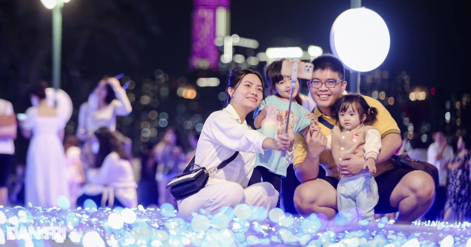 Công viên ánh sáng thu hút hàng nghìn người dân đến check-in ở TPHCM - 5 Công viên ánh sáng thu hút hàng nghìn người dân đến check-in ở TPHCM - 5