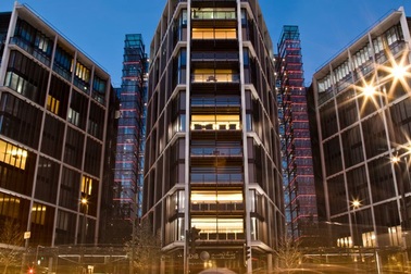 “Chuẩn sống” của tầng lớp tinh hoa