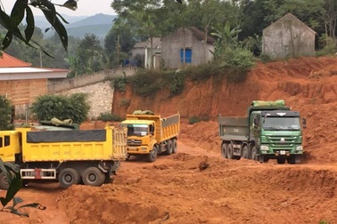 Nghệ An: Ngang nhiên khai thác đất địa giới hành chính đem bán?
