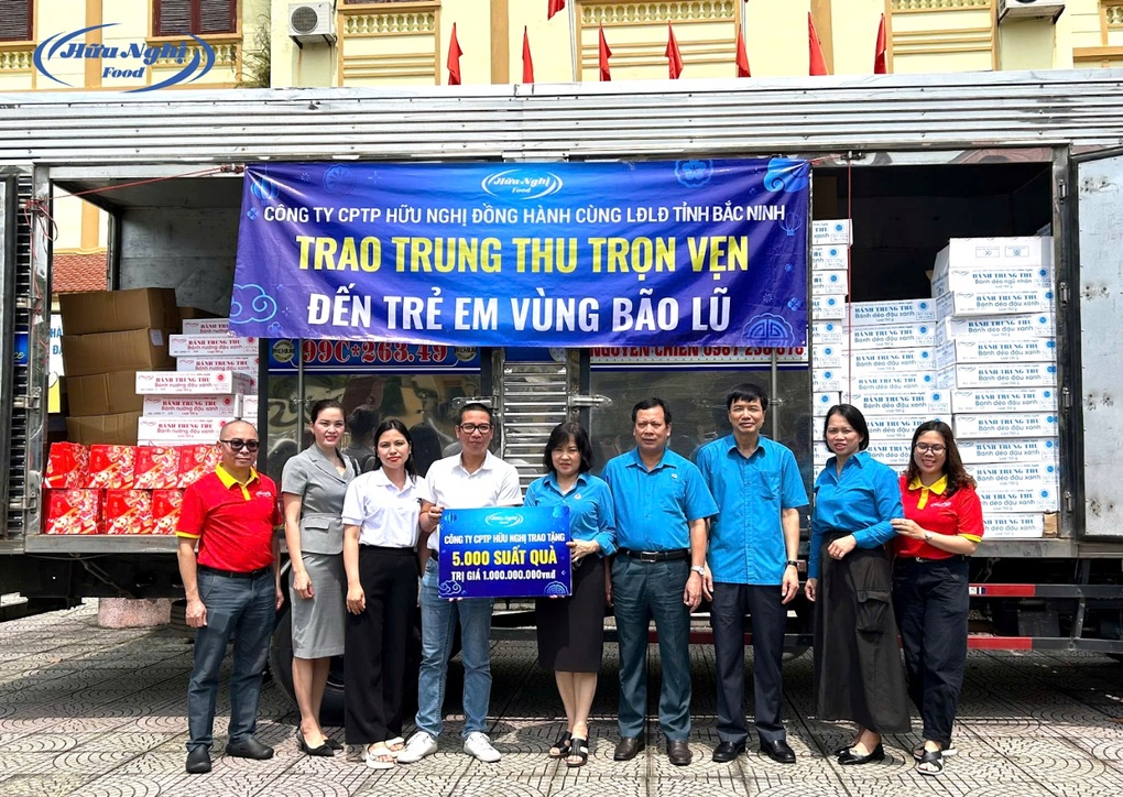 Hữu Nghị Food trao Trung thu trọn vẹn về với vùng lũ - 1 Hữu Nghị Food trao Trung thu trọn vẹn về với vùng lũ - 1