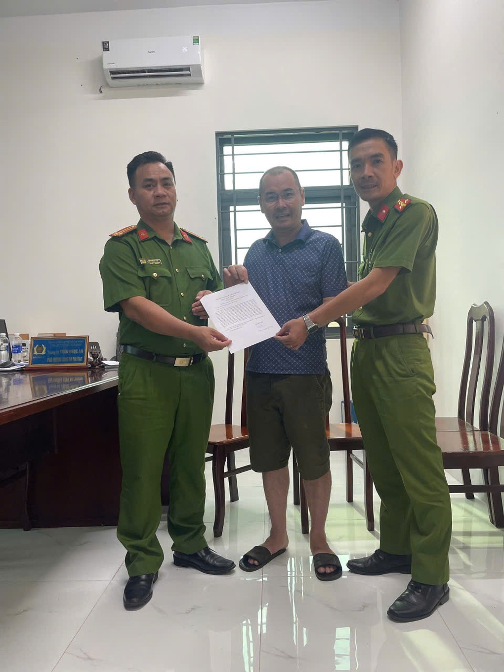 Cuộc gọi định mệnh khép lại hành trình 40 năm tìm cha của Việt kiều Pháp - 2 Cuộc gọi định mệnh khép lại hành trình 40 năm tìm cha của Việt kiều Pháp - 2