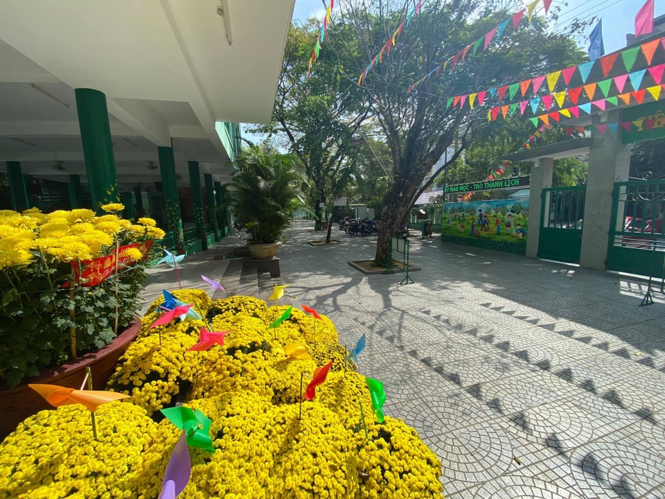 Học sinh nghỉ học vì dịch Corona, phụ huynh lấn bấn tìm người trông trẻ - 2 Học sinh nghỉ học vì dịch Corona, phụ huynh lấn bấn tìm người trông trẻ - 2