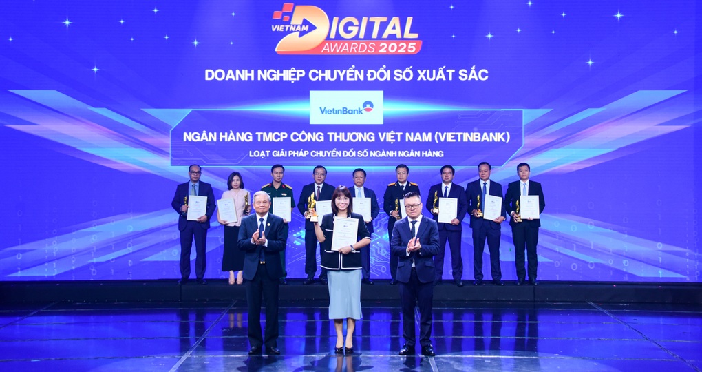 VietinBank nhận giải “Doanh nghiệp chuyển đổi số xuất sắc 2025” của VDCA - 1 VietinBank nhận giải “Doanh nghiệp chuyển đổi số xuất sắc 2025” của VDCA - 1