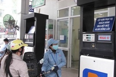 Giá xăng chưa thể giảm vì vẫn ..lỗ