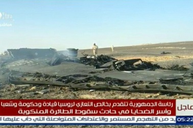 Những hình ảnh đầu tiên về hiện trường vụ rơi máy bay Nga