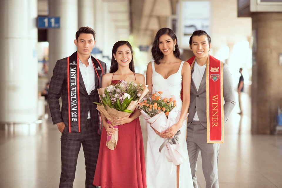 Hoàng Thuỳ tự may khẩu trang tặng Hoa hậu Siêu quốc gia đến Việt Nam - 7 Hoàng Thuỳ tự may khẩu trang tặng Hoa hậu Siêu quốc gia đến Việt Nam - 7