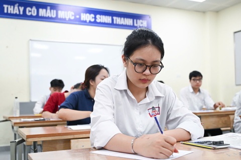 Top 150 thí sinh có điểm cao nhất khối D01 năm 2025