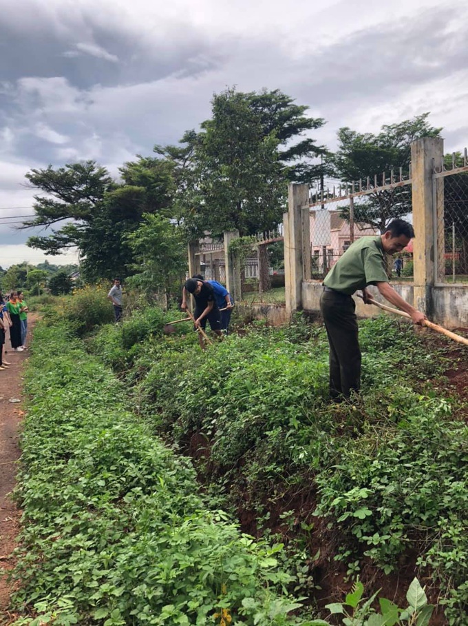 Đắk Lắk: 450 phần quà Trung thu đến với thiếu nhi khó khăn ở xã Cư Êbur - Ảnh 3.