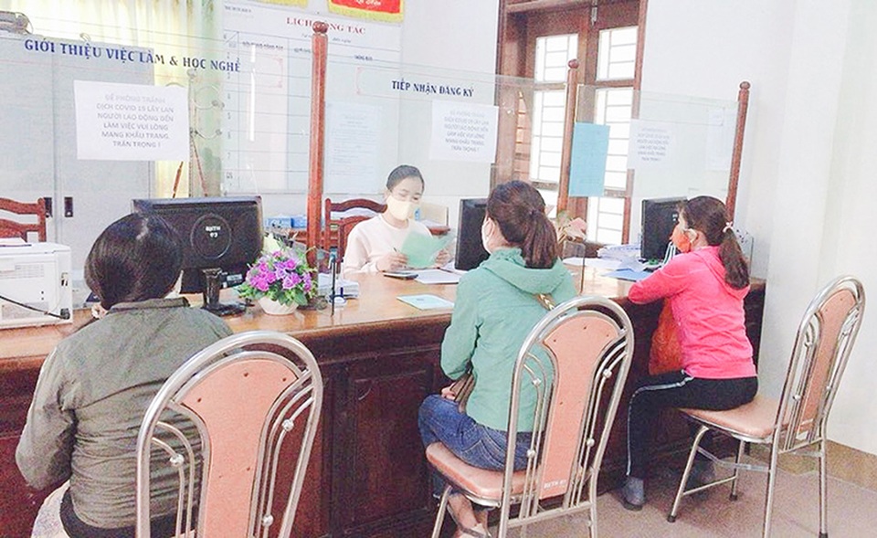 Quảng Trị: Gần 800 lao động nộp hồ sơ đăng ký thất nghiệp mùa dịch Covid-19 - 2 Quảng Trị: Gần 800 lao động nộp hồ sơ đăng ký thất nghiệp mùa dịch Covid-19 - 2