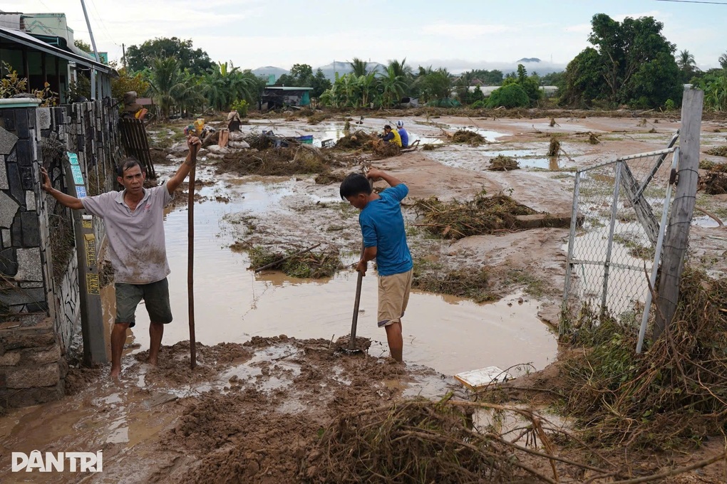 Ai chịu trách nhiệm bồi thường sau vụ vỡ hồ nước ở Lâm Đồng? - 2