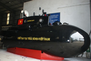 Tàu ngầm Trường Sa khó chạy thử đúng dịp 30/4