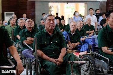 Đề xuất chi hơn 437 tỷ đồng tặng quà người có công