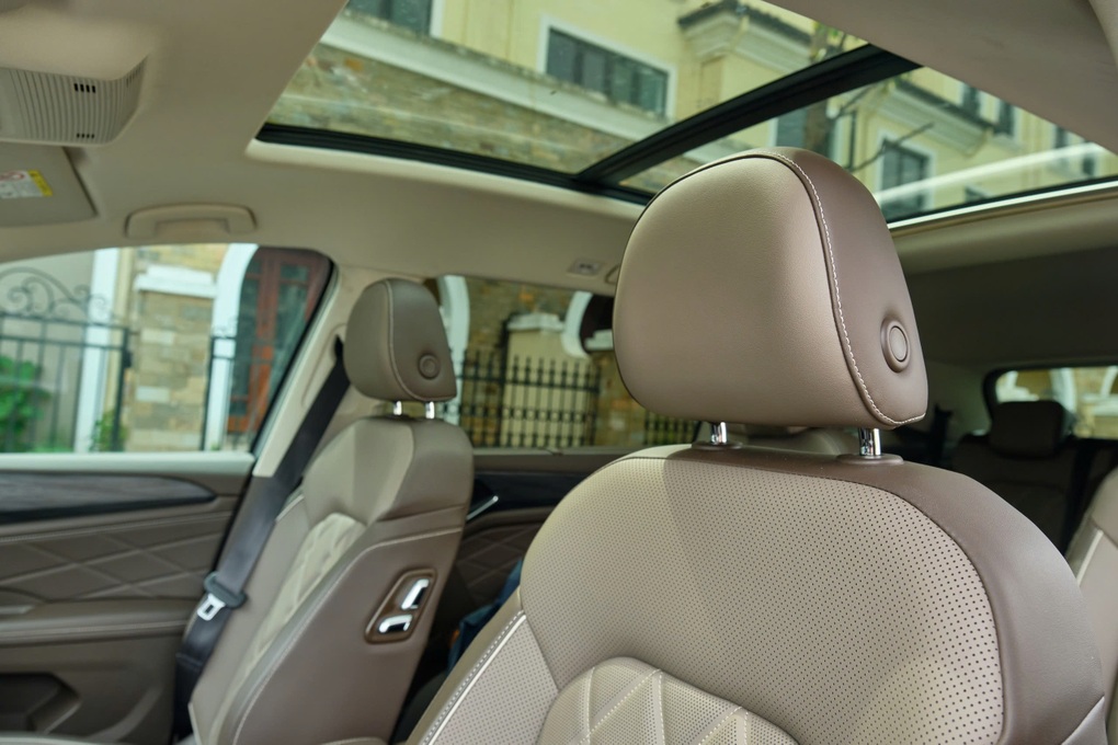 Trải nghiệm Volkswagen Viloran: Khi mọi thiết kế đều hướng tới sự hưởng thụ - 7 Trải nghiệm Volkswagen Viloran: Khi mọi thiết kế đều hướng tới sự hưởng thụ - 7