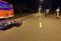 Xe máy đối đầu trên quốc lộ, 2 người tử vong