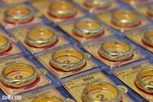 Giá vàng giảm sốc 1,2 triệu đồng/lượng chỉ trong... 15 phút