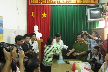 Thưởng “nóng” công an Quận 7 vì phá vụ bắt cóc trẻ sơ sinh