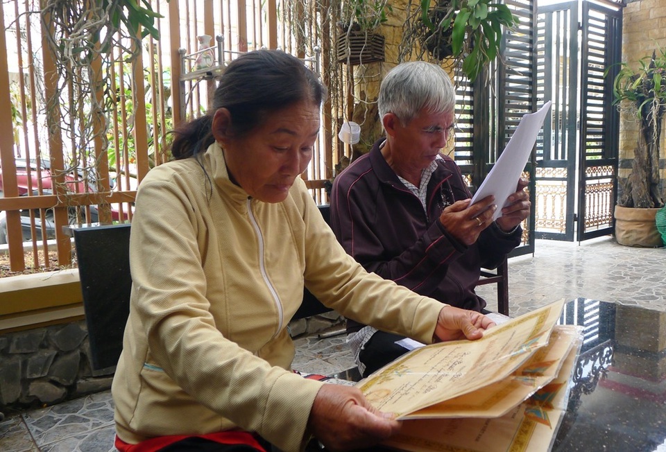 Hai vợ chồng già khốn khổ trước bản án của 2 cấp toà tỉnh An Giang! - 3 Hai vợ chồng già khốn khổ trước bản án của 2 cấp toà tỉnh An Giang! - 3