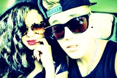 Justin Bieber lại đăng ảnh thân mật cùng Selena Gomez