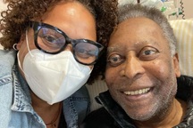 Vừa ra viện, "Vua bóng đá" Pele lại nhập viện khẩn cấp